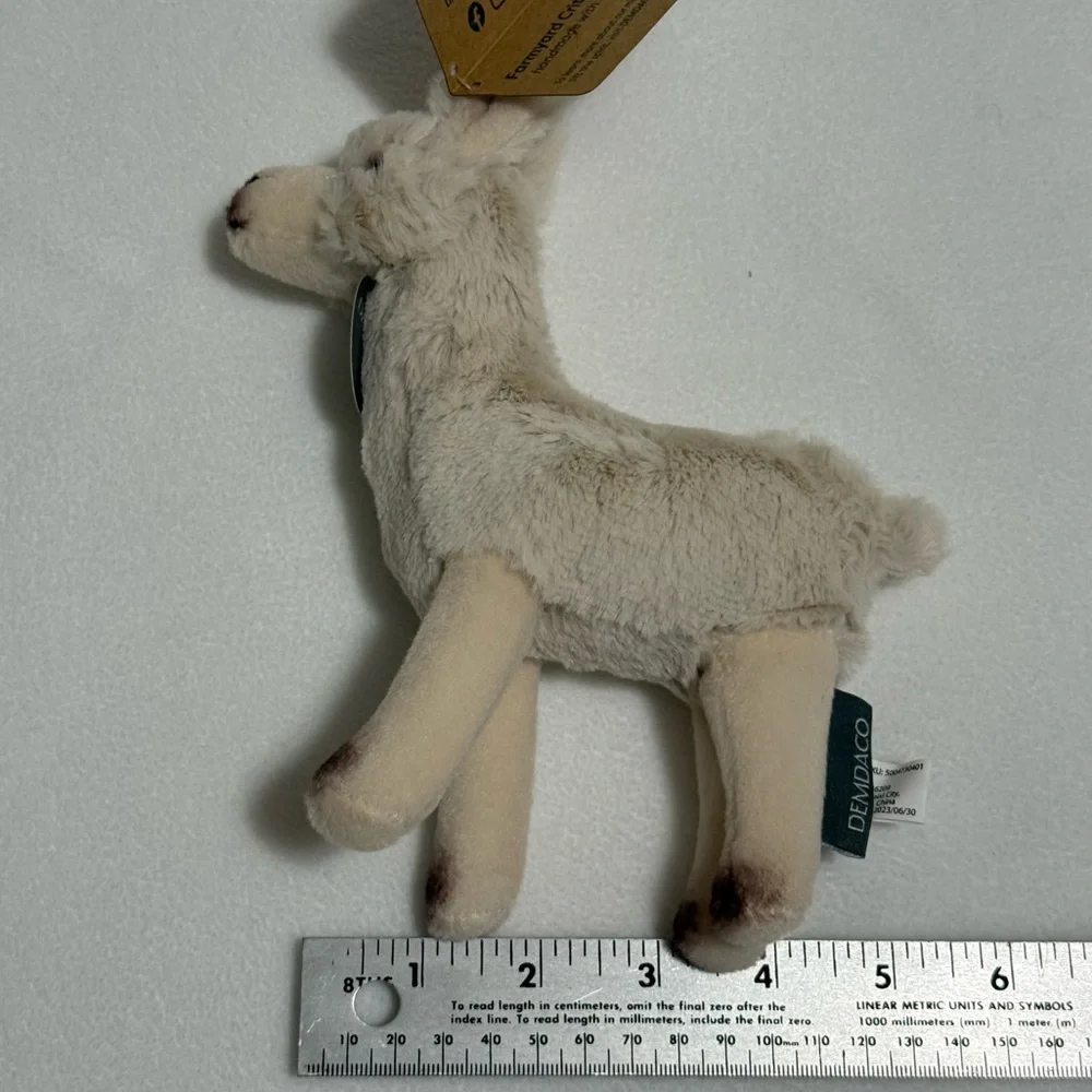 Demdaco Farm Friends Cream and Brown Plush Llama NWT